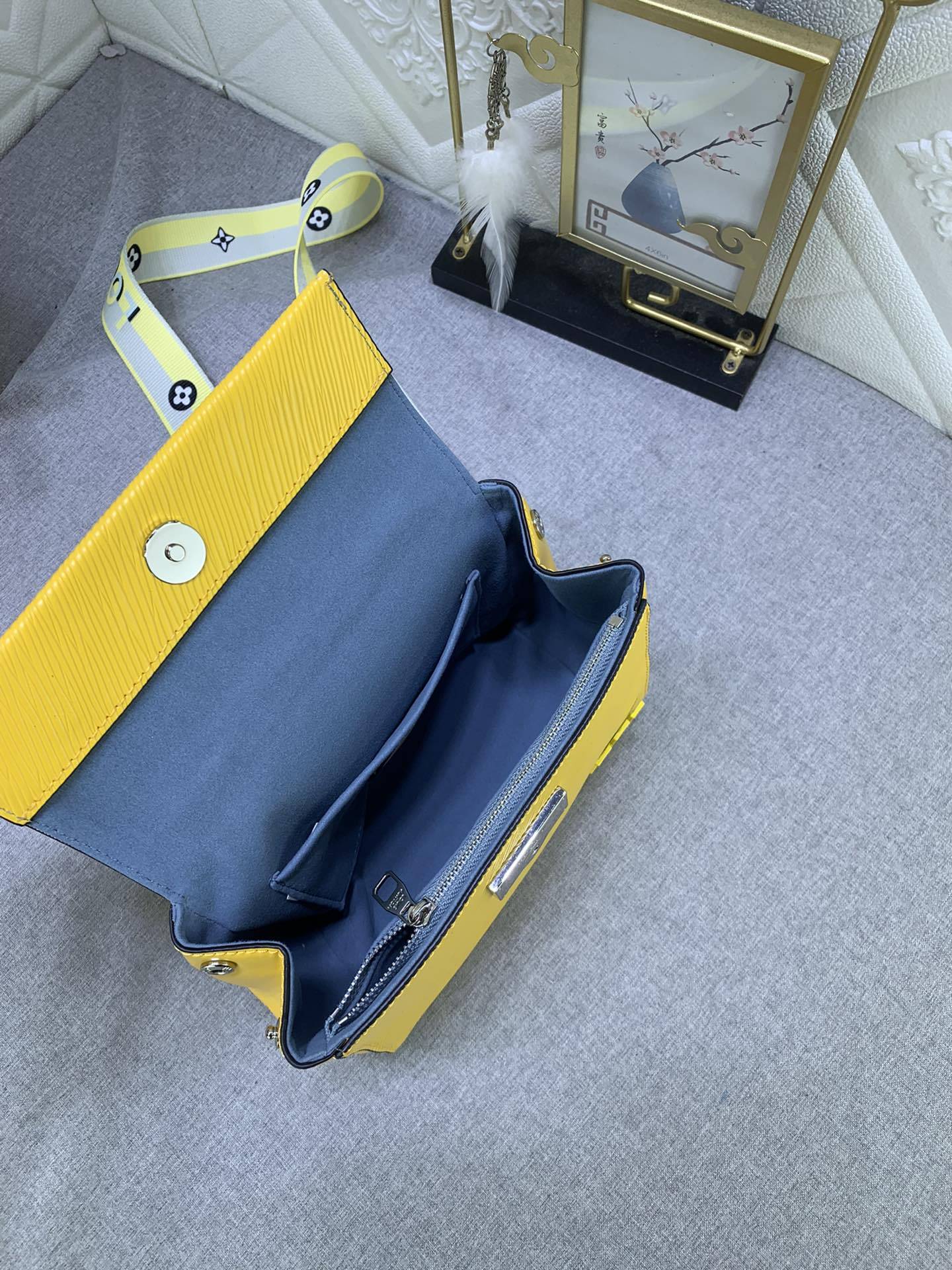 LV CLUNY MINI YELLOW 20CM M22616