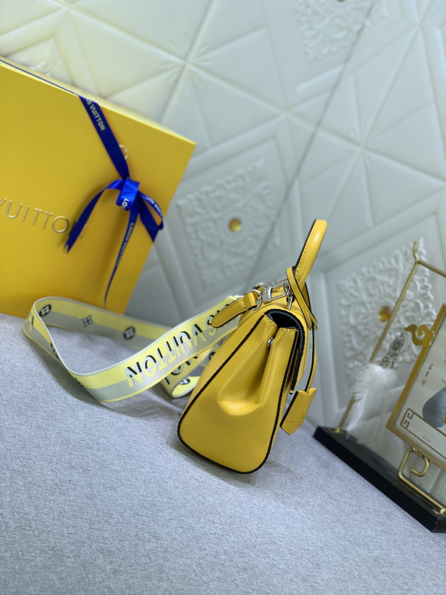 LV CLUNY MINI YELLOW 20CM M22616