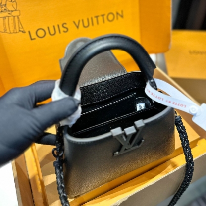 LV CAPUCINES EAST WEST MINI OPTIC BLACK 19CM M23955