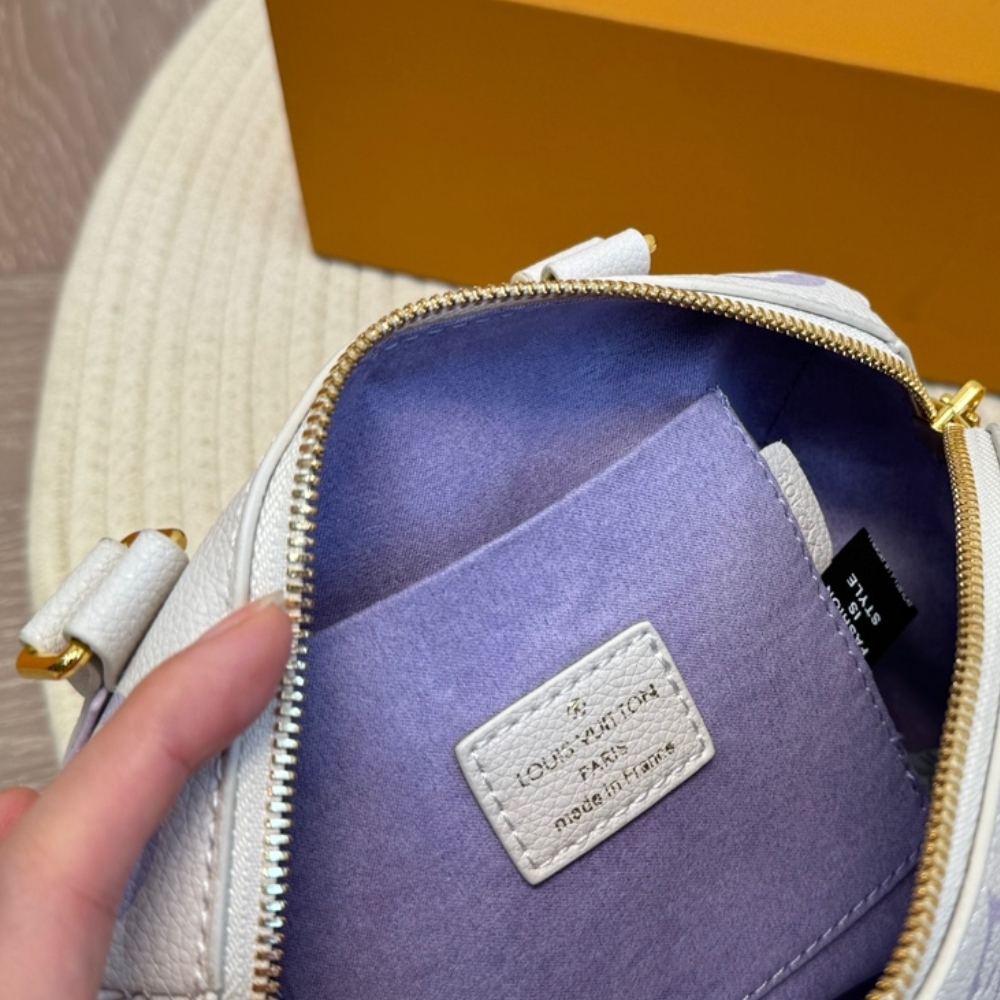 LV SPEEDY BANDOULIÈRE 20 WHITE AND PALE LAVENDER 20CM