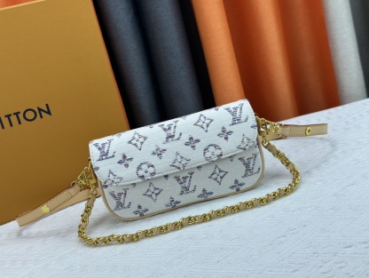 LV WALLET ON CHAIN IVY MULTICOLOR WHITE 23CM M83499