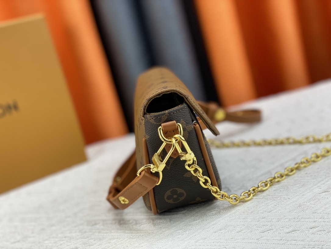 LV WALLET ON CHAIN IVY BEIGE BROWN M81911