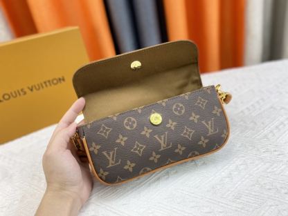 LV WALLET ON CHAIN IVY BEIGE BROWN M81911