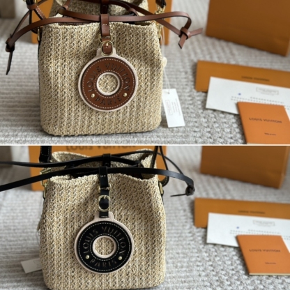 LV NOÉ PURSE BLACK 18CM