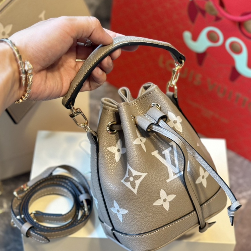 LV NÉONOÉ MM CREAM 25CM M45555