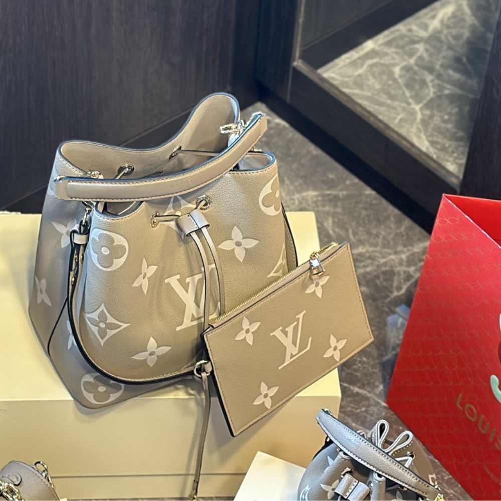 LV NÉONOÉ MM CREAM 25CM M45555