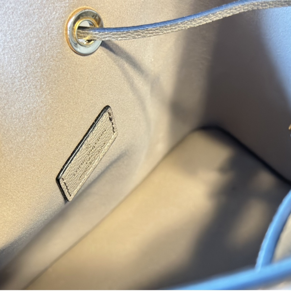 LV NÉONOÉ MM CREAM 25CM M45555