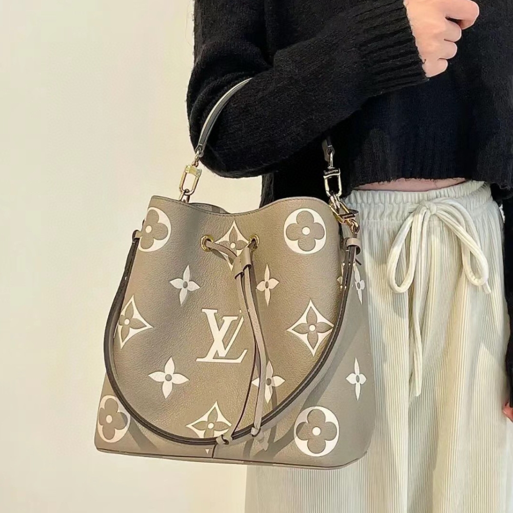 LV NÉONOÉ MM CREAM 25CM M45555