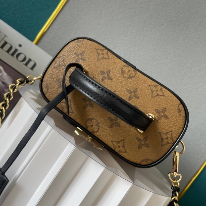 LV VANITY PM MONOGRAM BROWN 19CM M45598