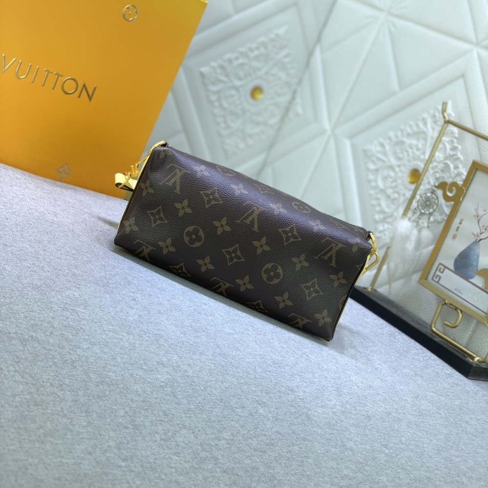 LV VANITY CASE PM 22CM M46758