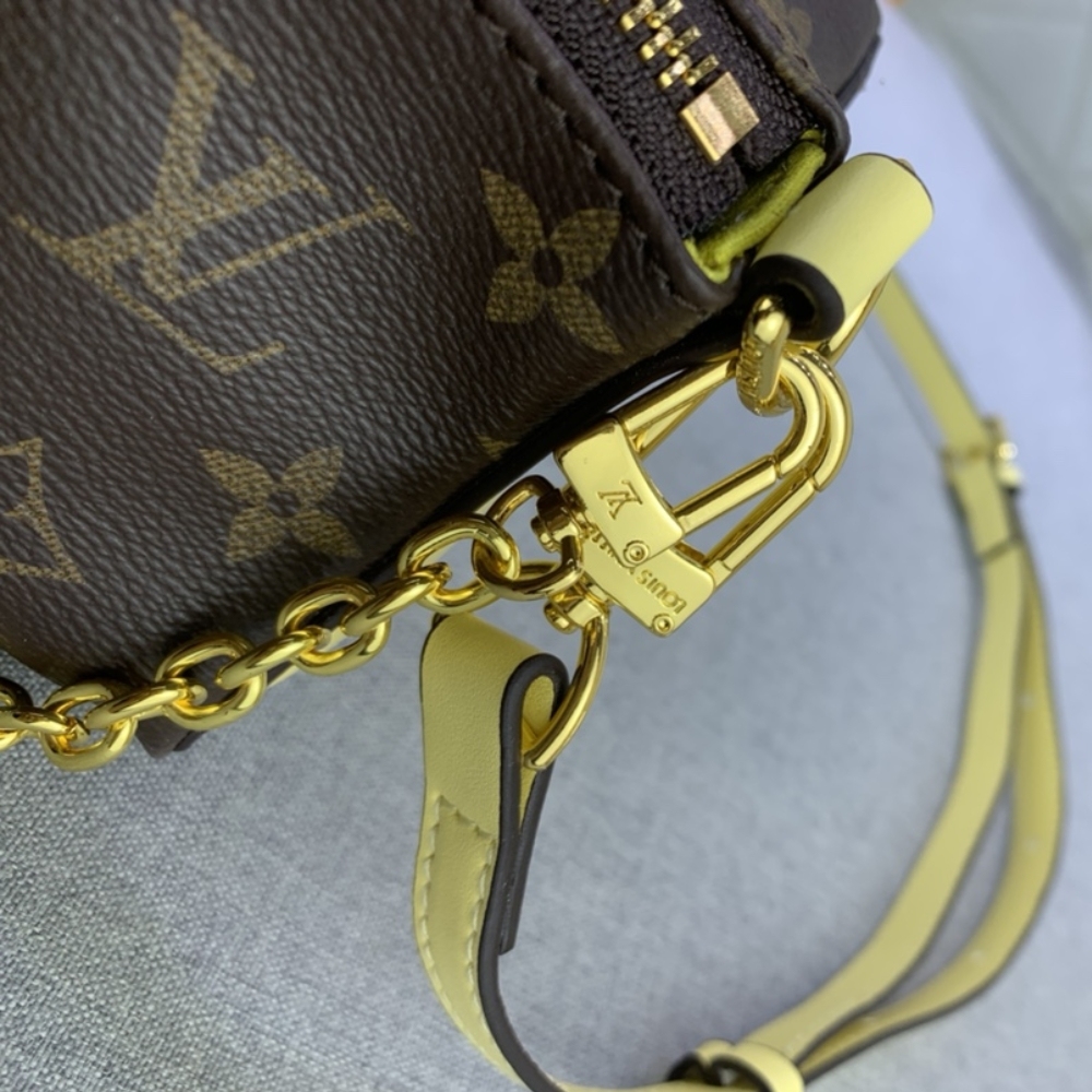 LV VANITY CASE PM 22CM M46758