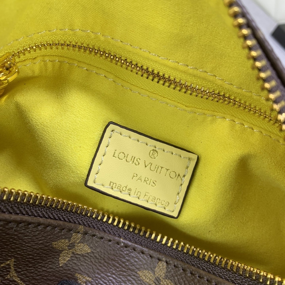 LV VANITY CASE PM 22CM M46758