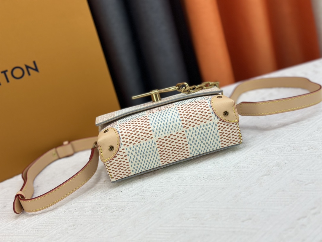 LV STEAMER WEARABLE WALLET WHITE 18CM N40674