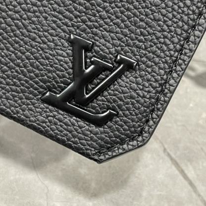 LV FASTLINE WEARABLE WALLET BLACK 17.3CM M82085