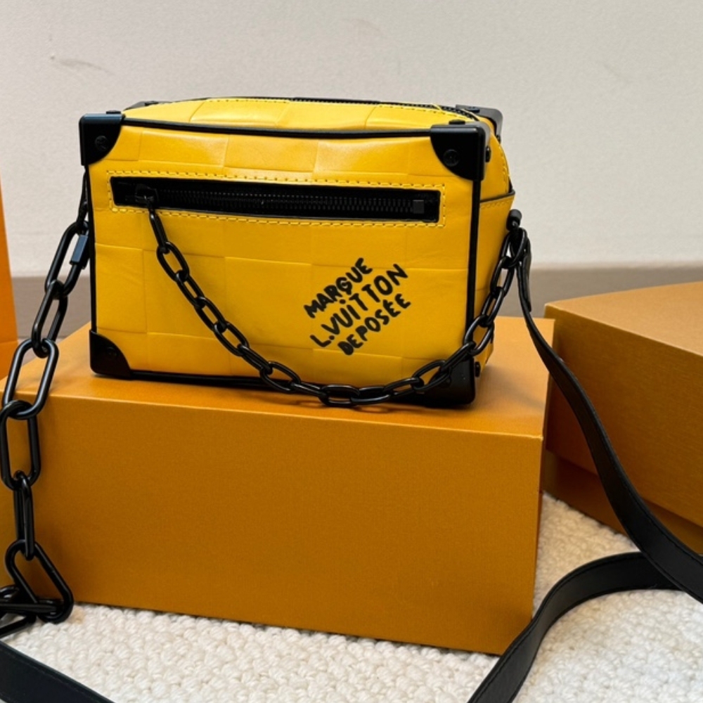 LV MINI SOFT TRUNK YELLOW 18CM M83558