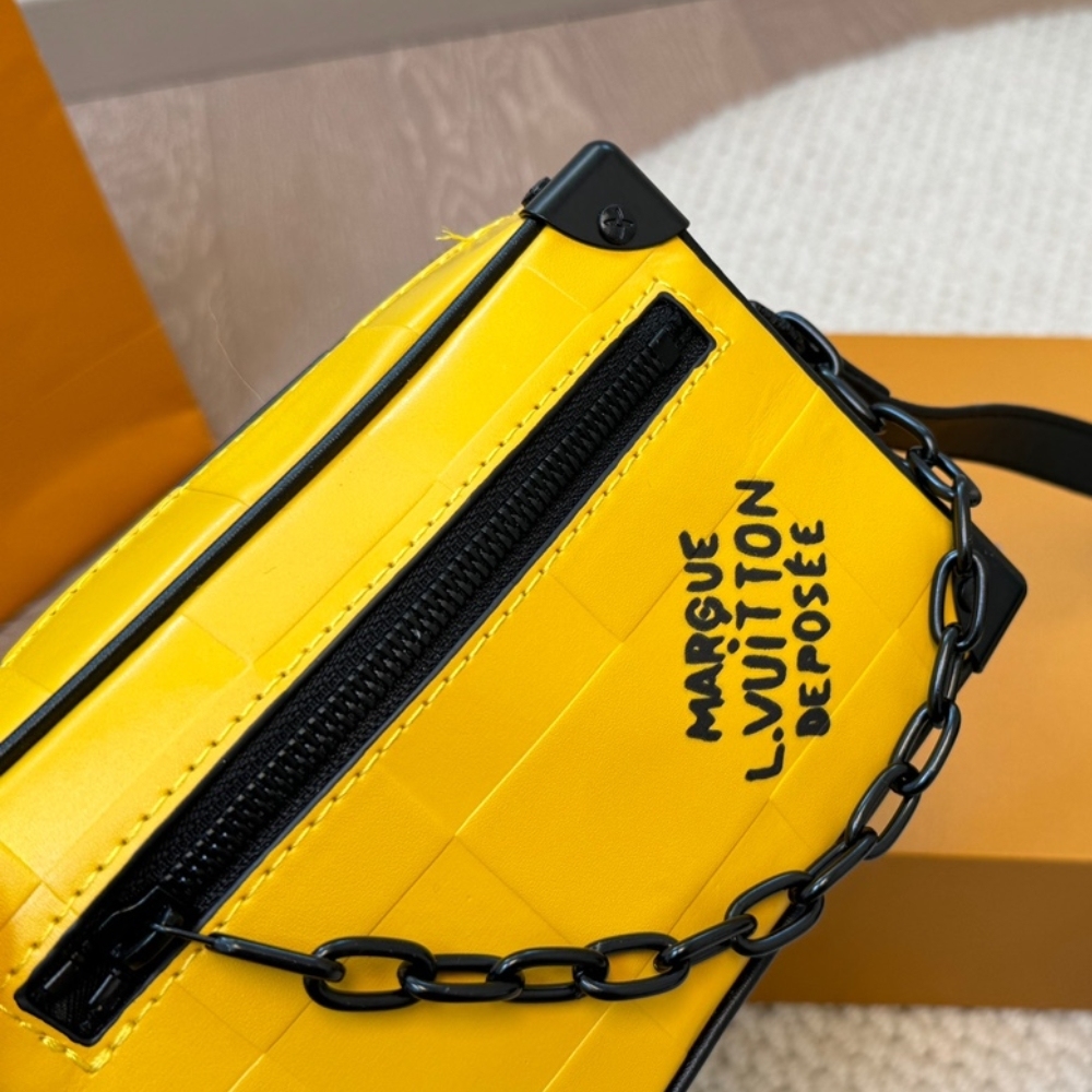 LV MINI SOFT TRUNK YELLOW 18CM M83558