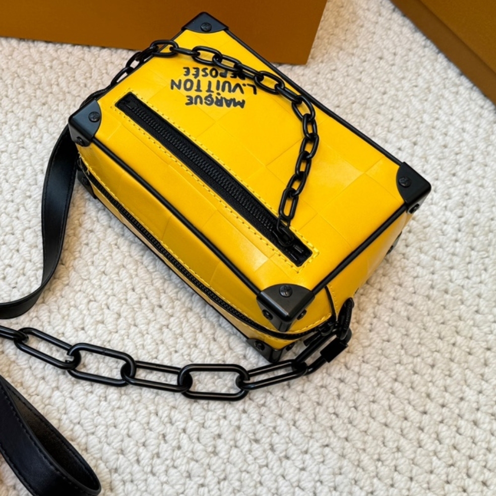LV MINI SOFT TRUNK YELLOW 18CM M83558