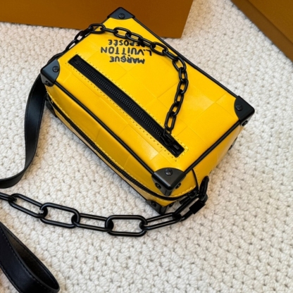 LV MINI SOFT TRUNK YELLOW 18CM M83558