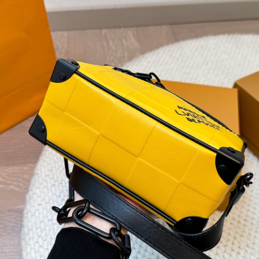 LV MINI SOFT TRUNK YELLOW 18CM M83558