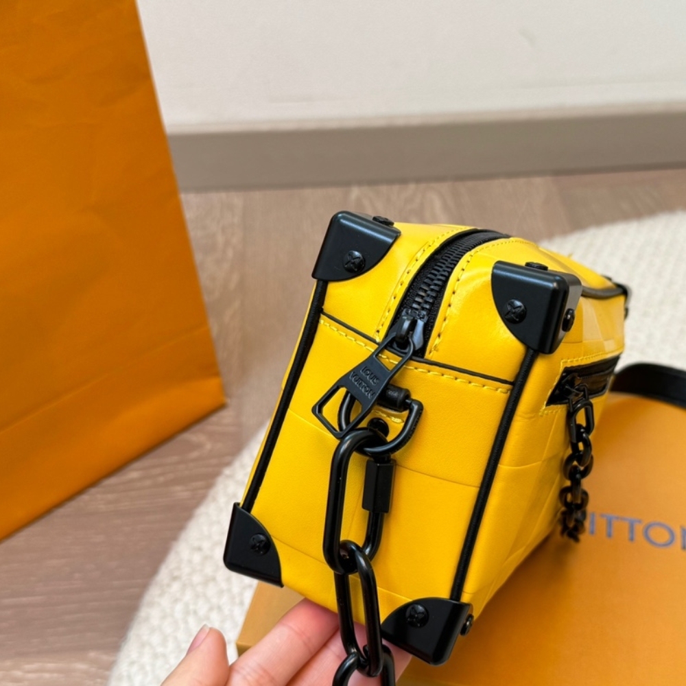 LV MINI SOFT TRUNK YELLOW 18CM M83558