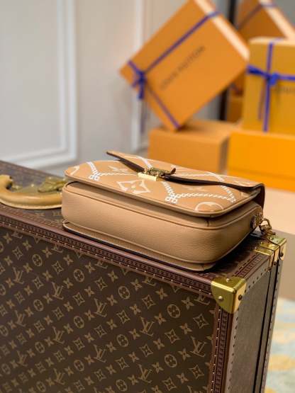 M46018 POCHETTE MÉTIS Arizona yellow shoulder bag Monogram Empreinte