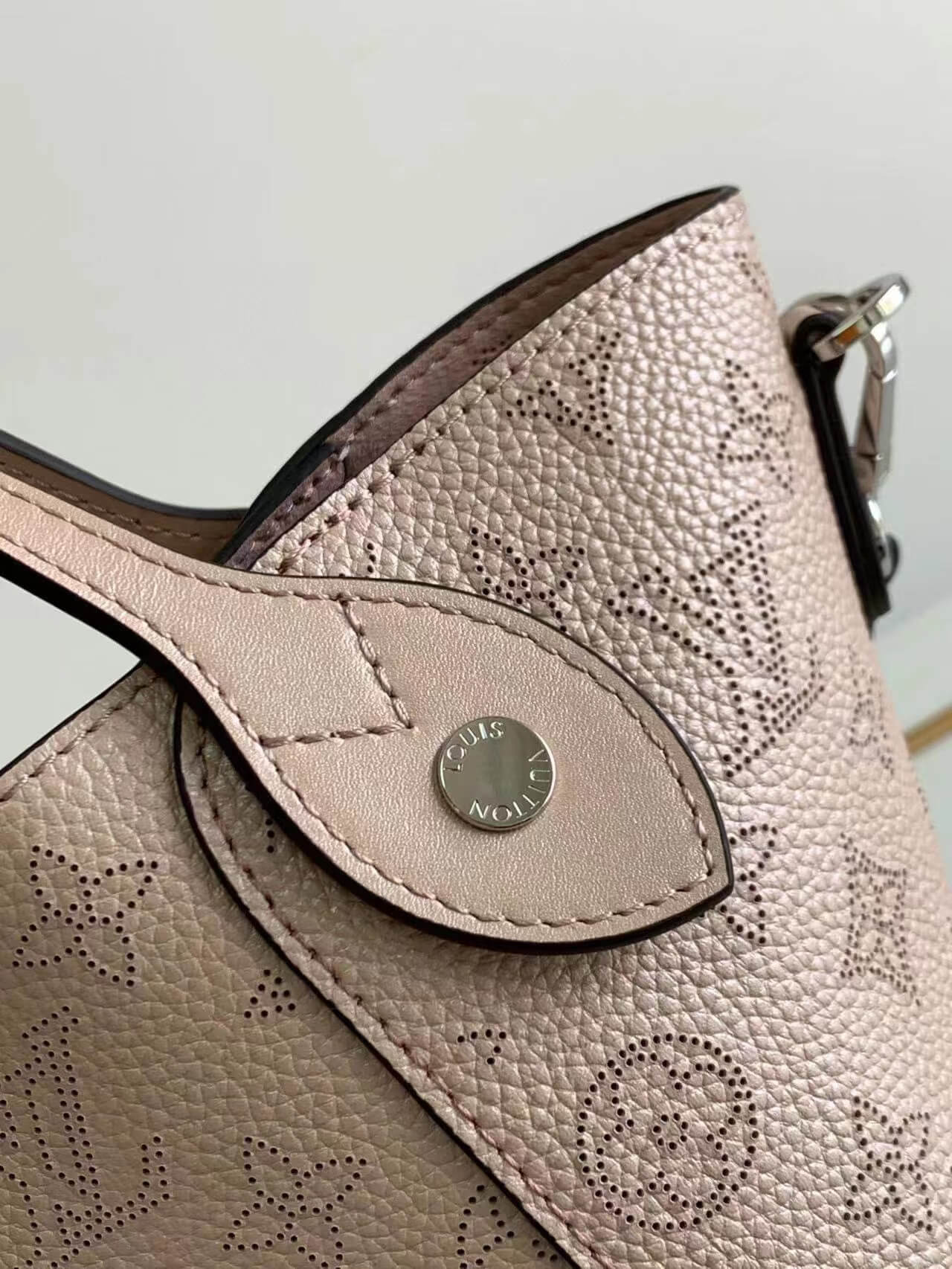 M54353 Hina PM Magnolia pink silver hardware tote bucket bag Two bags in one (2 in 1)