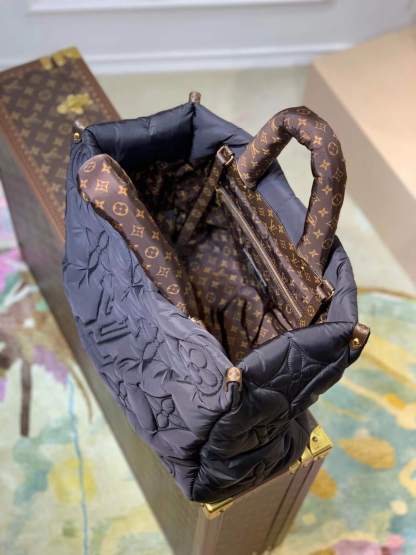 M59007 Onthego GM Black Nylon Monogram Pilow Giant