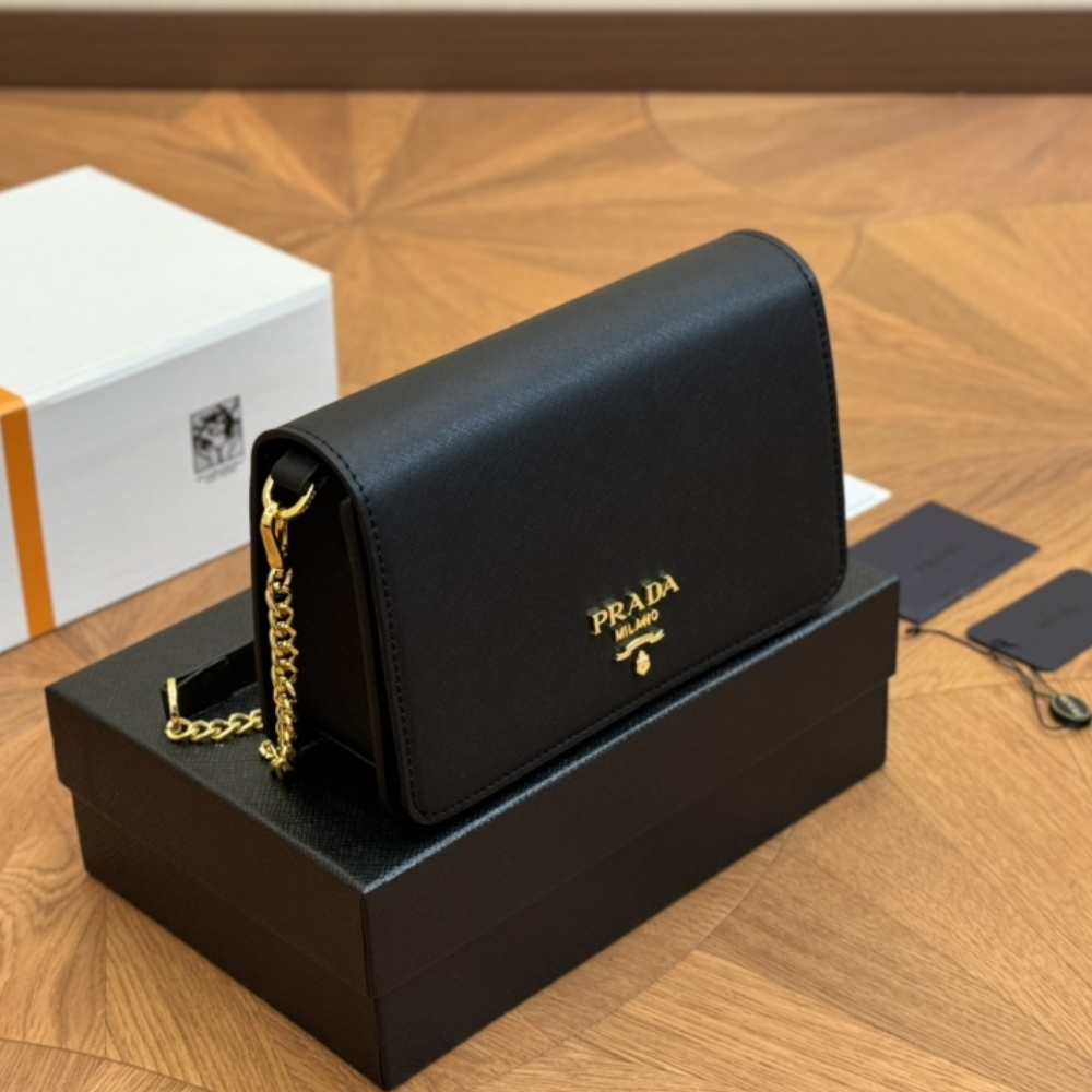 PR SAFFIANO LEATHER MINI BAG BLACK 22CM 1BP018 NZV F0002 V COO