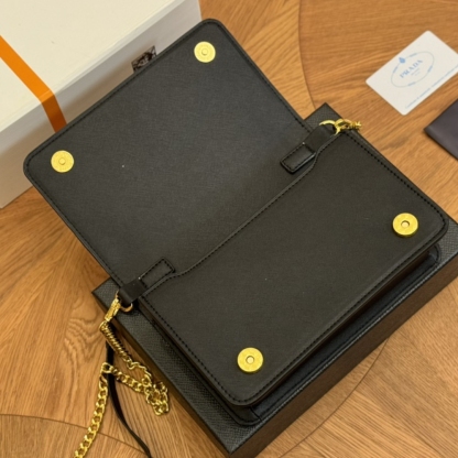 PR SAFFIANO LEATHER MINI BAG BLACK 22CM 1BP018 NZV F0002 V COO