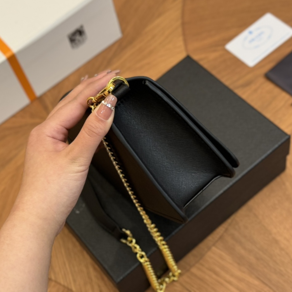 PR SAFFIANO LEATHER MINI BAG BLACK 22CM 1BP018 NZV F0002 V COO