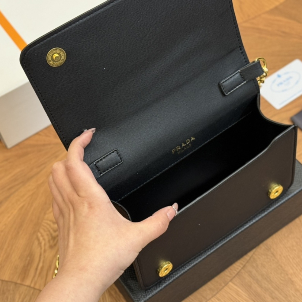 PR SAFFIANO LEATHER MINI BAG BLACK 22CM 1BP018 NZV F0002 V COO