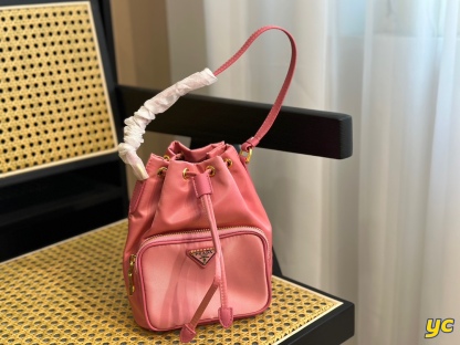 PR DUET RE-NYLON BUCKET SHOULDER BAG PINK 18CM 1BH038RV44F0002VOOO