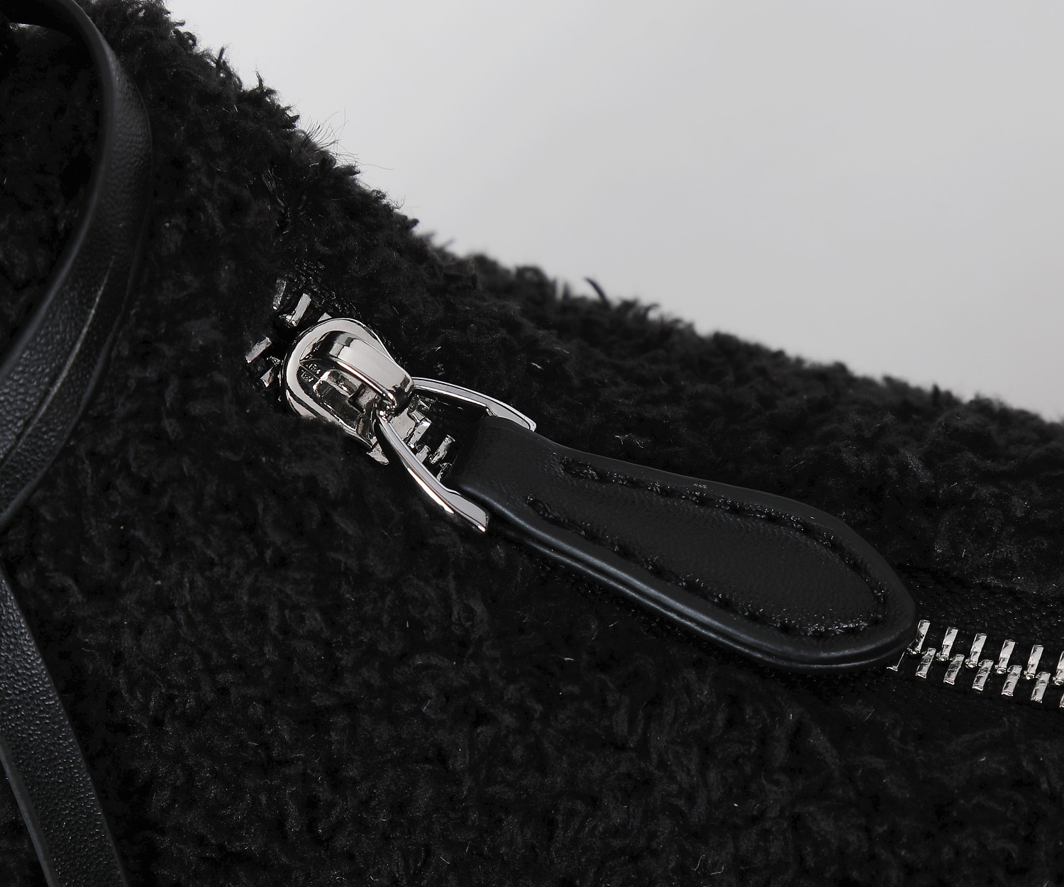 PR RE-EDITION 2000 TERRY MINI BAG BLACK 22CM 1NE515 2DXO F0967