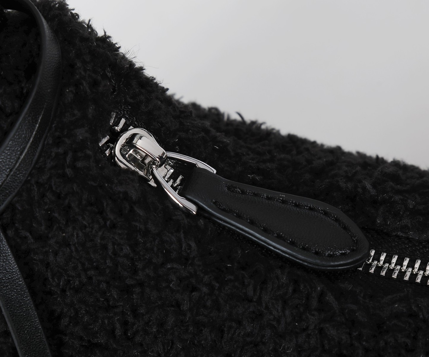 PR RE-EDITION 2000 TERRY MINI BAG BLACK 22CM 1NE515 2DXO F0967