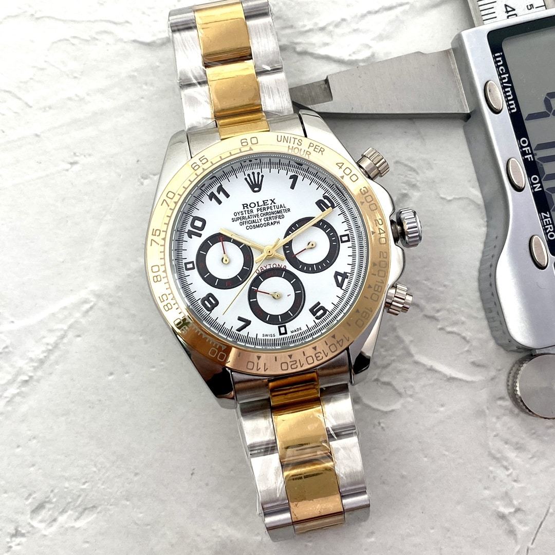ROLEX OYSTER PERPETUAL COSMOGRAPH DAYTONA IN SILVER AND GOLD 40MM