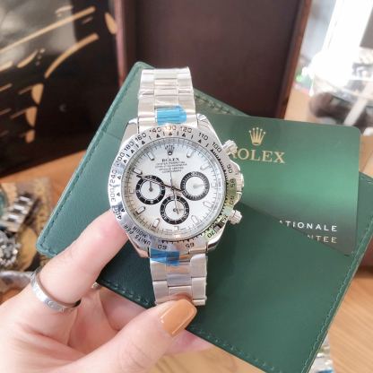 ROLEX OYSTER PERPETUAL COSMOGRAPH DAYTONA 40MM