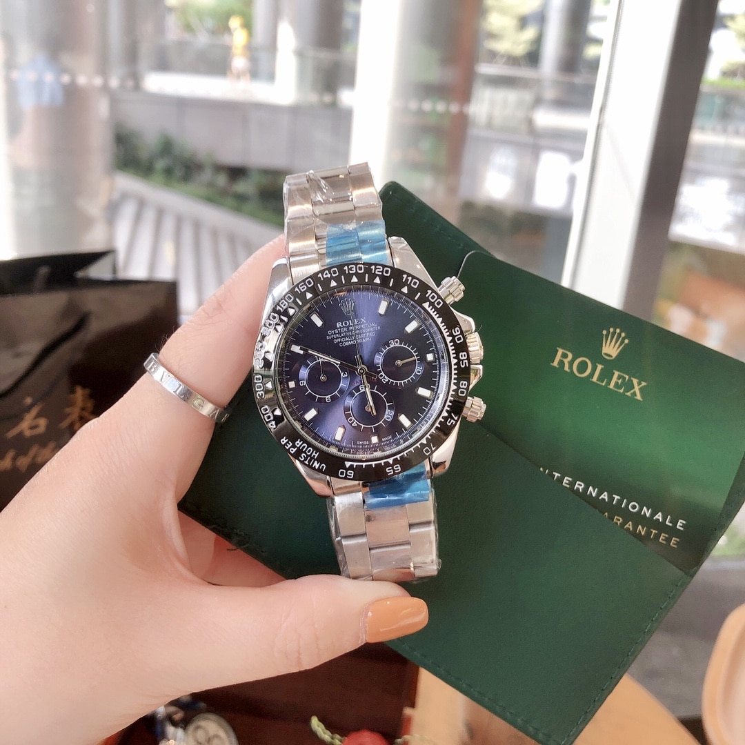 ROLEX OYSTER PERPETUAL COSMOGRAPH DAYTONA 40MM