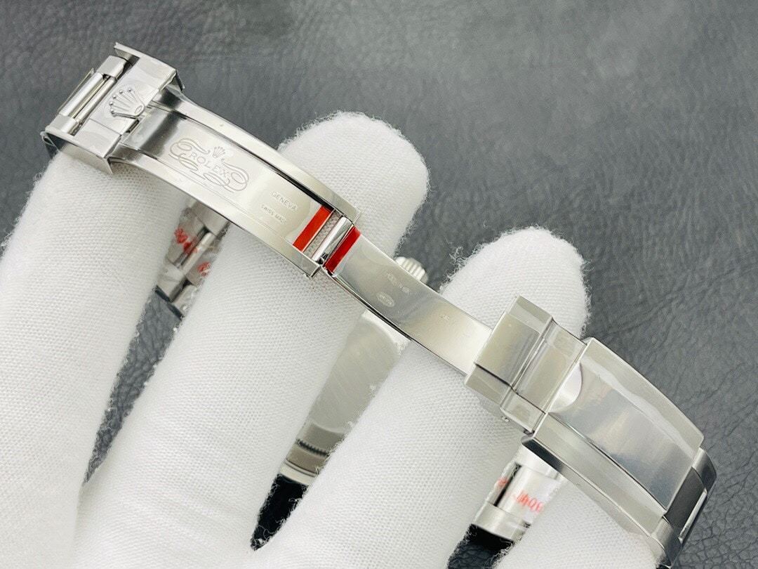 ROLEX YACHT MASTER 37MM BLACK DIAL 268622 0002