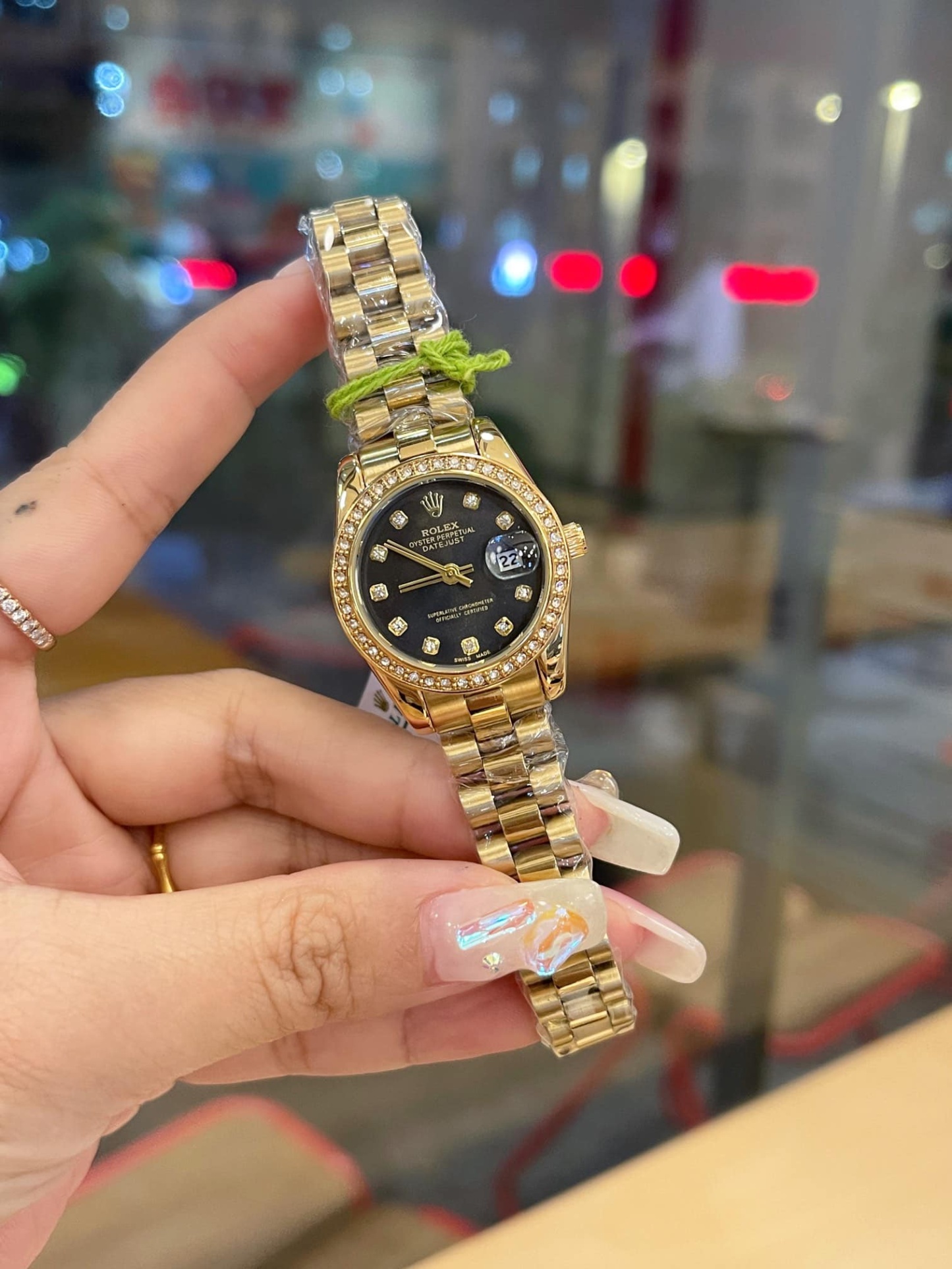 ROLEX LADY DATEJUST 28 DIAMOND DIAL 18K GOLD IN BLACK 28MM