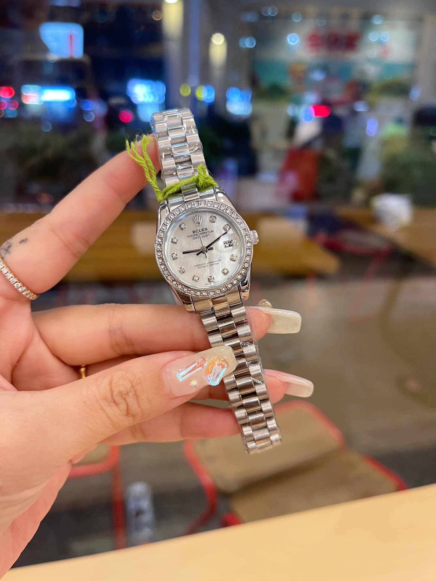 ROLEX LADY DATEJUST 28 SILVER JUBILEE DIAMOND DIAL IN WHITE 28MM