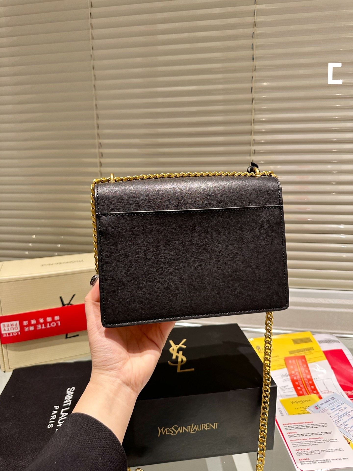 YSL SUNSET MEDIUM CHAIN BAG IN SMOOTH LEATHER 442906D42EW1089