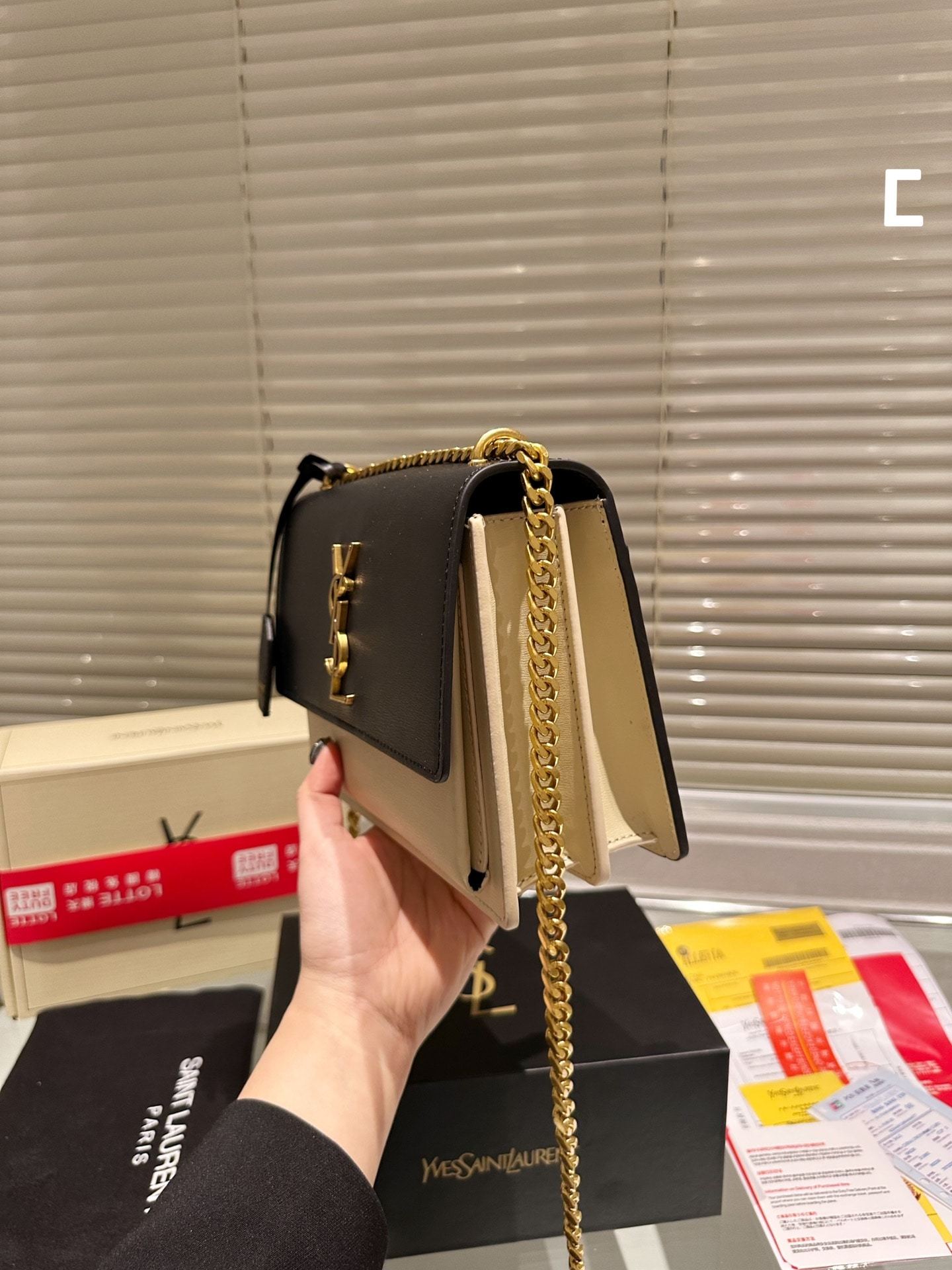 YSL SUNSET MEDIUM CHAIN BAG IN SMOOTH LEATHER 442906D42EW1089