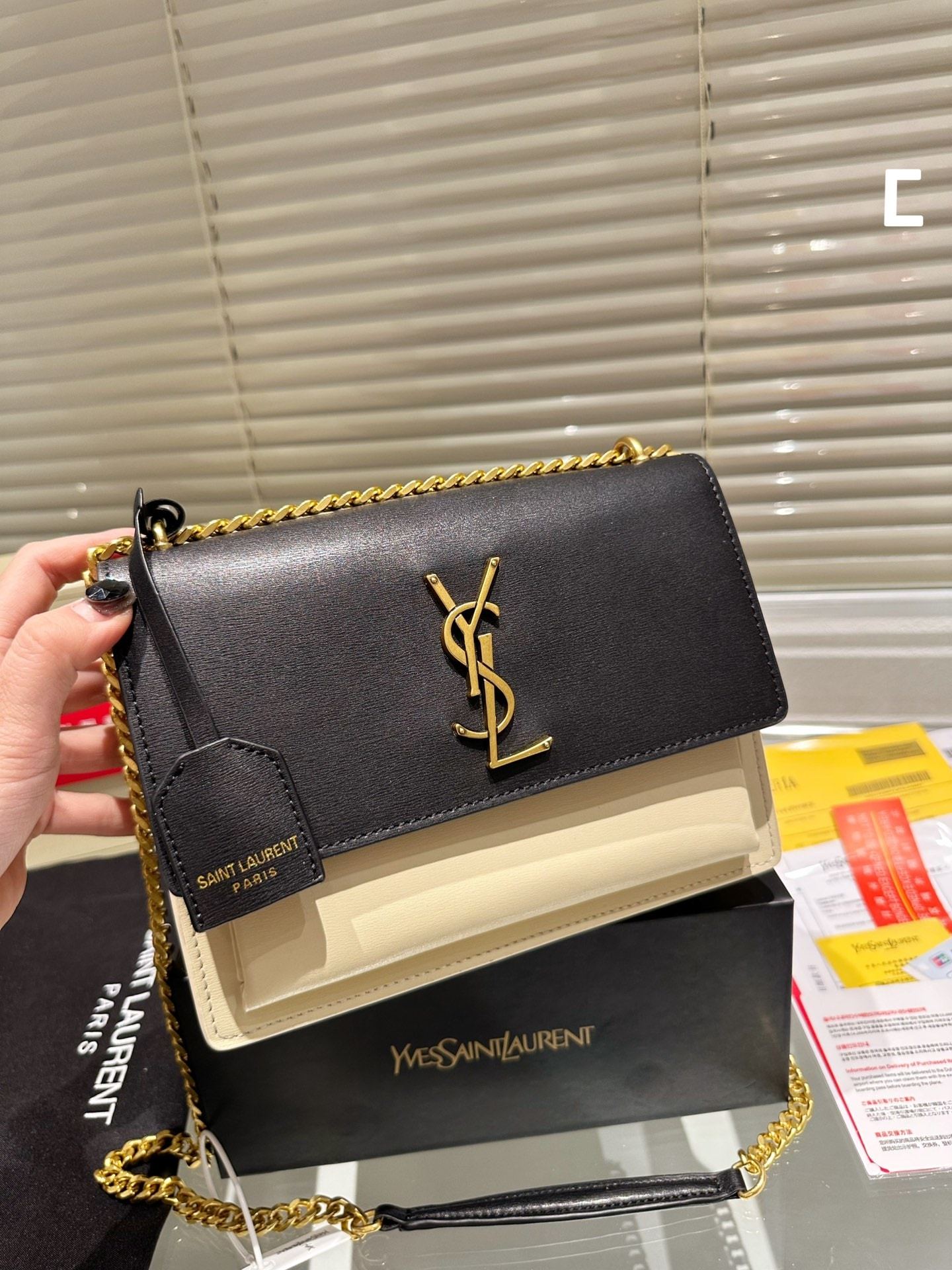 YSL SUNSET MEDIUM CHAIN BAG IN SMOOTH LEATHER 442906D42EW1089