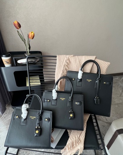 YSL SAC DE JOUR SUPPLE BABY IN GRAINED LEATHER 32CM BLACK 717448DTI0W1000