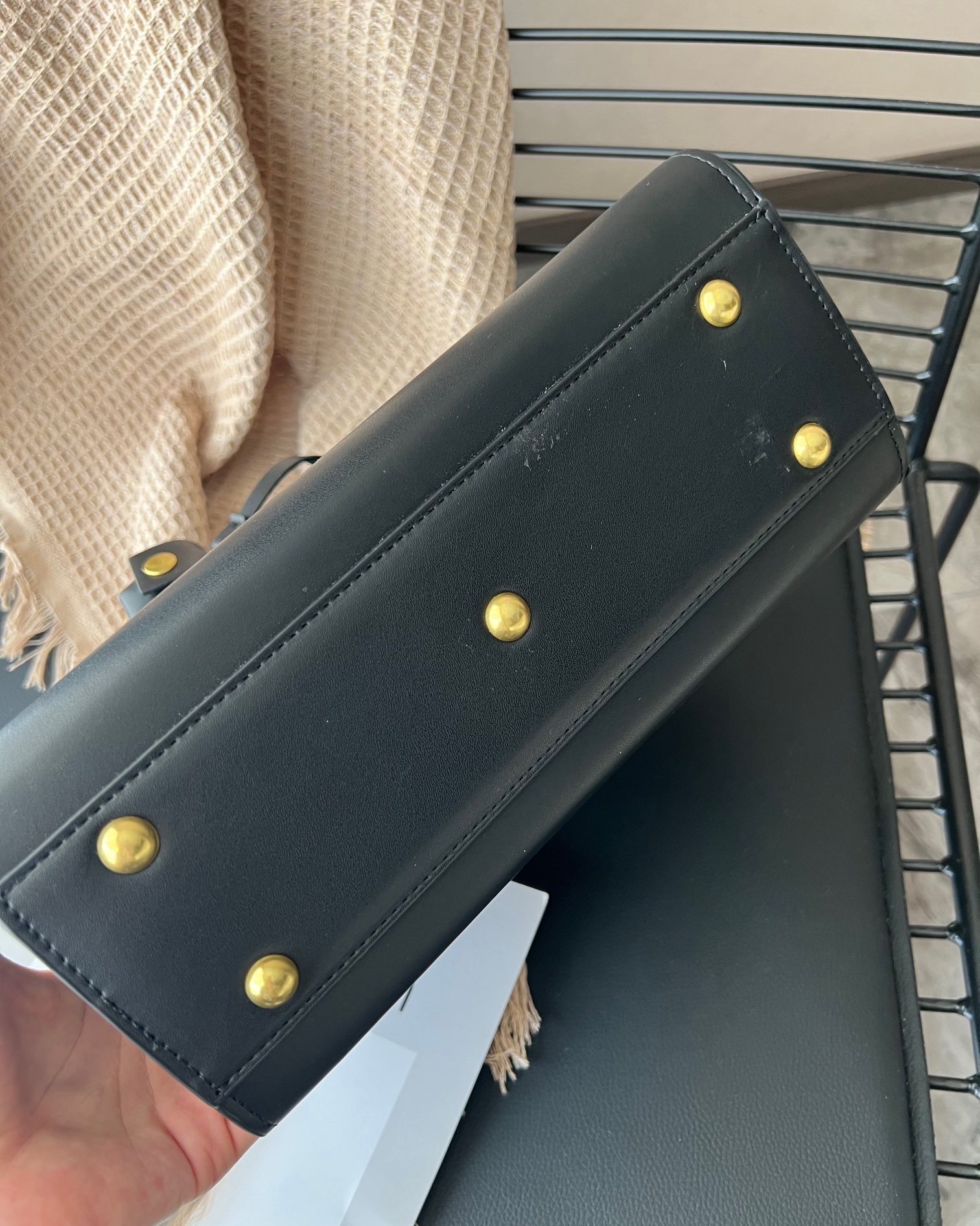 YSL SAC DE JOUR SUPPLE BABY IN GRAINED LEATHER 32CM BLACK 717448DTI0W1000