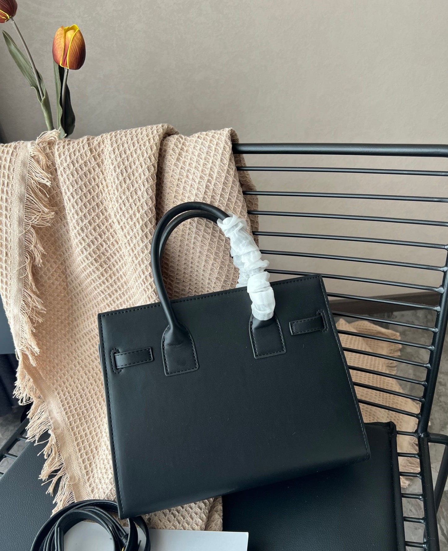 YSL SAC DE JOUR SUPPLE BABY IN GRAINED LEATHER 32CM BLACK 717448DTI0W1000