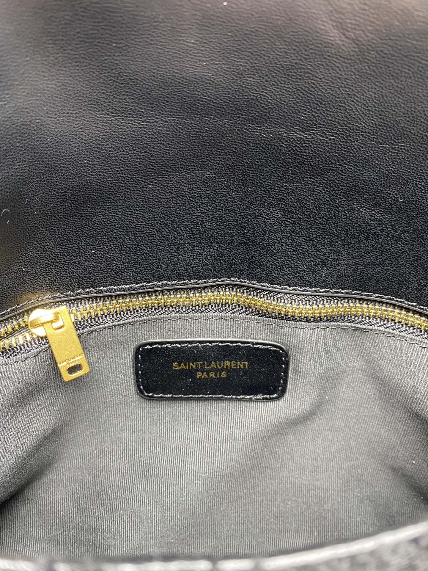 YSL SMALL LOULOU BOUCLE BAG BLACK 23CM
