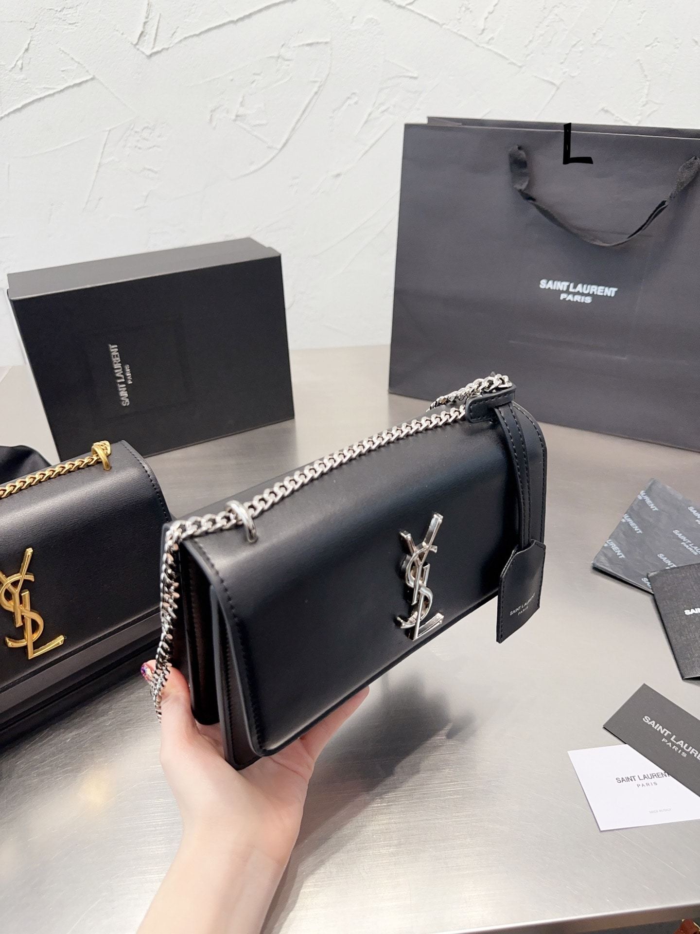 YSL SUNSET MEDIUM CHAIN BAG IN SMOOTH LEATHER 22CM 442906D420N1000