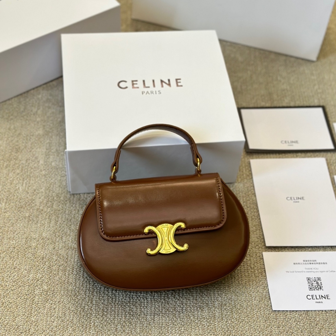 CE BESACE CLEA SQUARE FLAP BAG IN SHINY CALFSKIN BROWN 20CM
