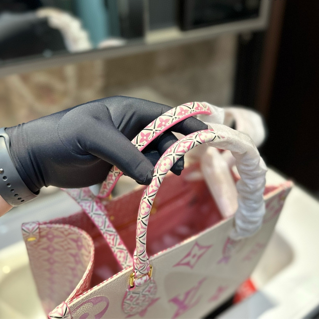 LV BY THE POOL ON THE GO PM TOTE BAG PINK 34CM M22976